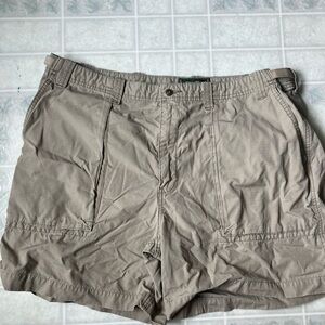 Eddie Bauer Tan Cargo shorts adjustable waist Tabs men's